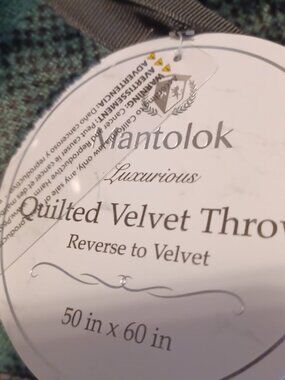 Mantolok quilted velvet reversible throw blank new with tags